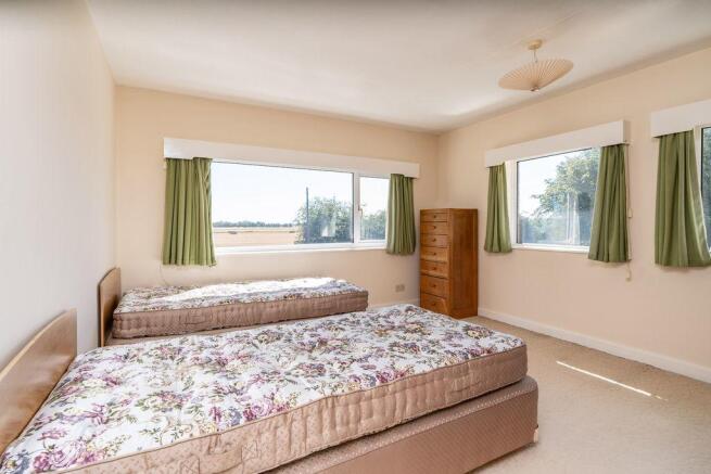 Bedroom 2 (Double)