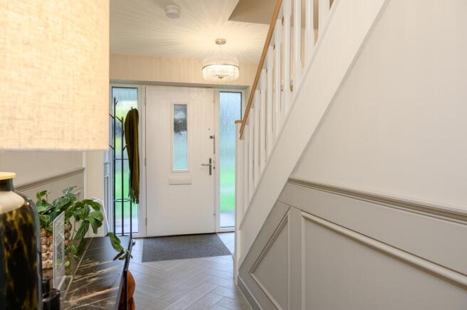 5 bed Detached for sale Image 7