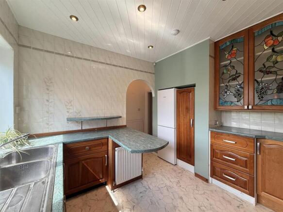 4 bed Detached for sale Image 5