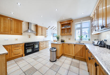Lavender Avenue, London, NW9