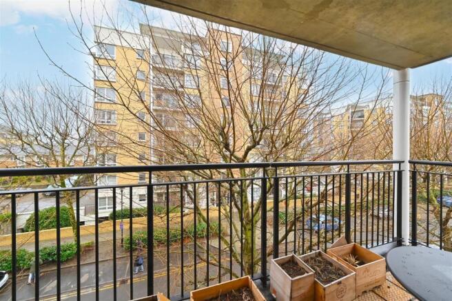 Apartment in London - View 3