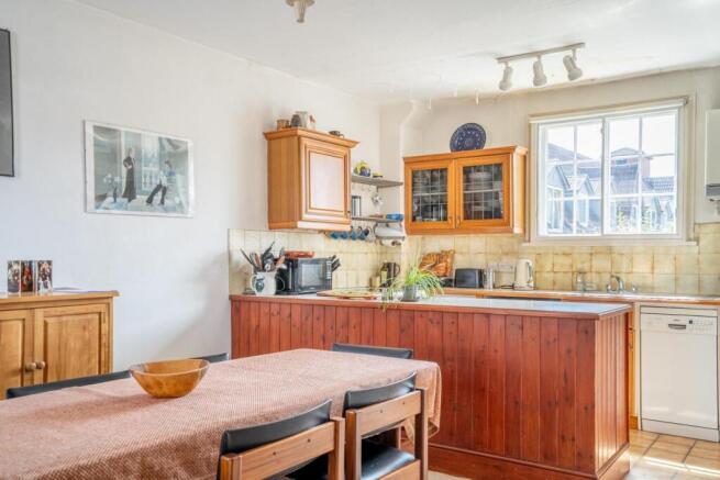 3 bed Semi-Detached for sale Image 6