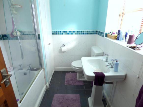 Bathroom.jpg