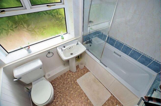 BATHROOM B