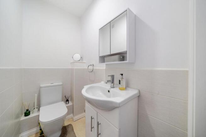 4 bed Detached for sale Image 12