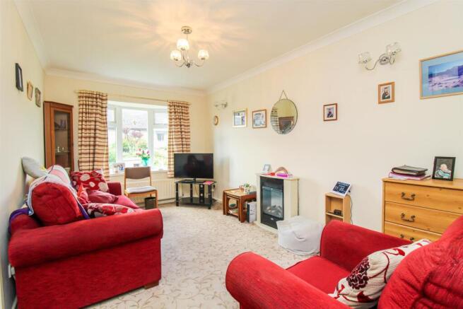 2 bed Semi-Detached Bungalow for sale Image 4
