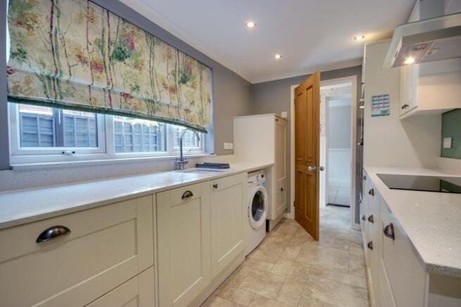 2 bed Terraced for sale Image 6