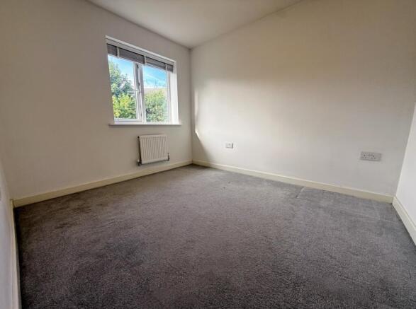 3 bed Semi-Detached to rent Image 6