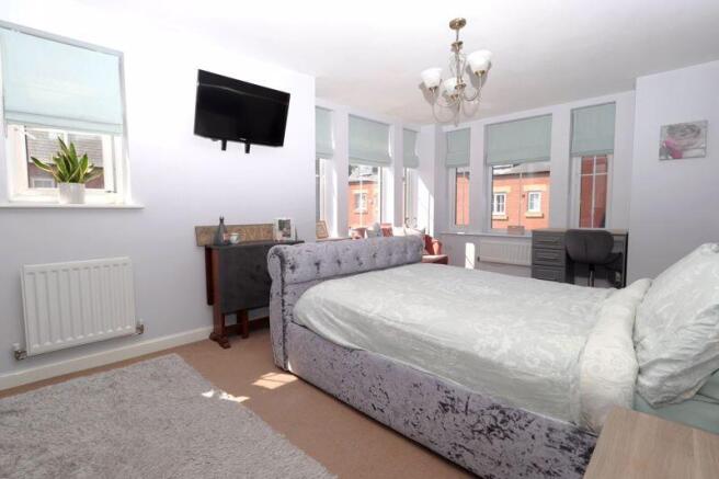 Bedroom 1 (First Floor)