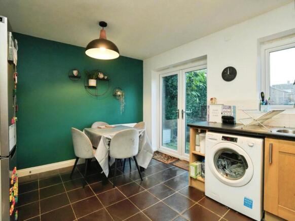 3 bed Semi-Detached for sale Image 8