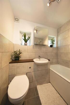1 Hillside Ct. 2185.jpg