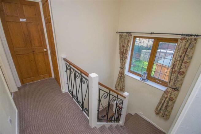 FIRST FLOOR LANDING