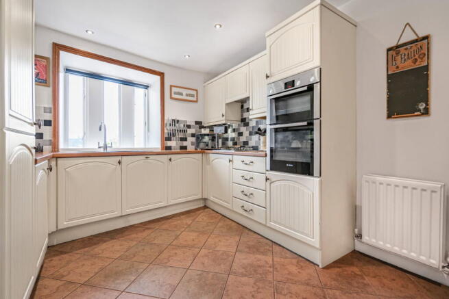 2 bed Terraced for sale Image 5