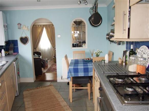 KITCHEN/BREAKFAST ROOM