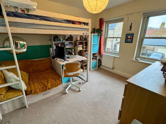 4 bed Semi-Detached for sale Image 11