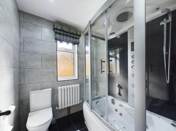 SHOWER ROOM
