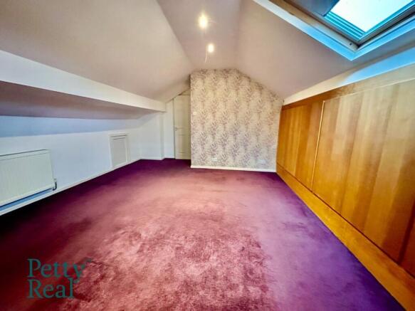 2 bed Semi-Detached Bungalow for sale Image 6