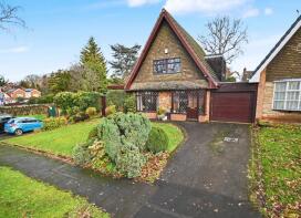 18, Surrey Drive, Wolverhampton WV3 9LW