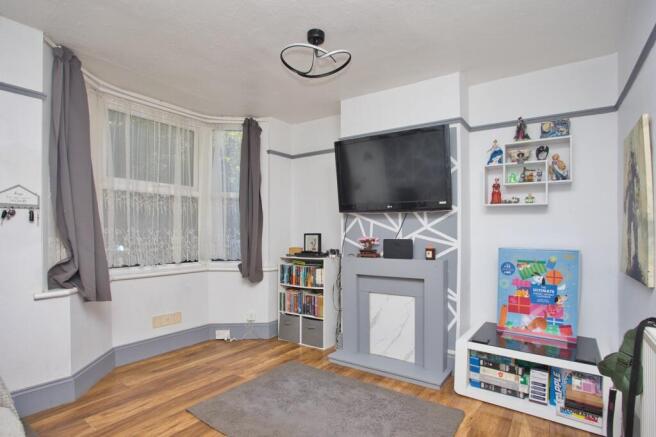 Heathfield Avenue, Dover, CT16 photo 2