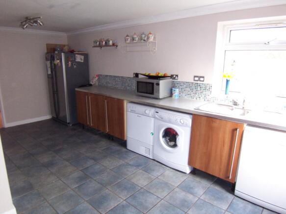 KITCHEN/BREAKFAST RM