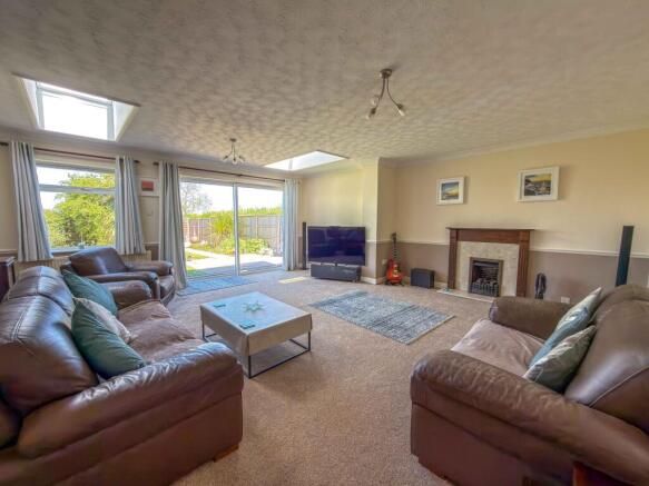 Ambleside Way, Nuneaton, CV11 photo 4
