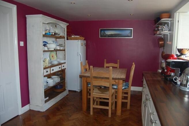 Kitchen: