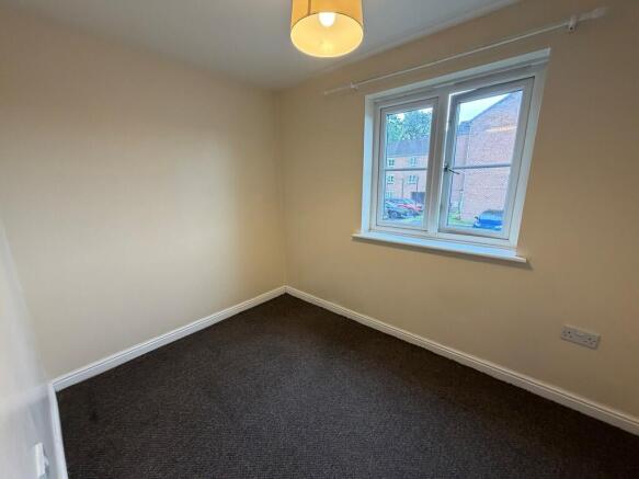 2 bed Flat to rent Image 9