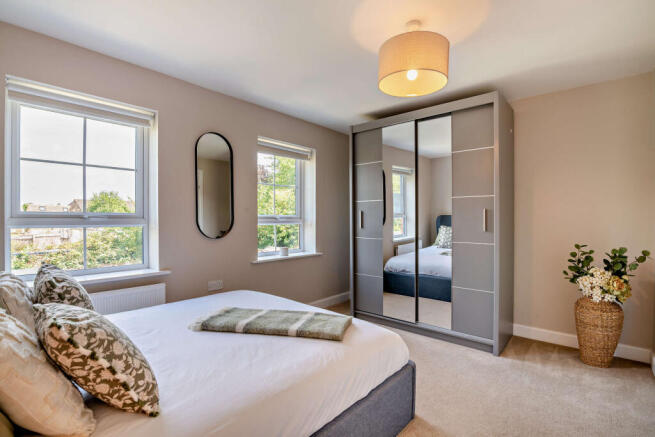 3 bed Town House for sale Image 8