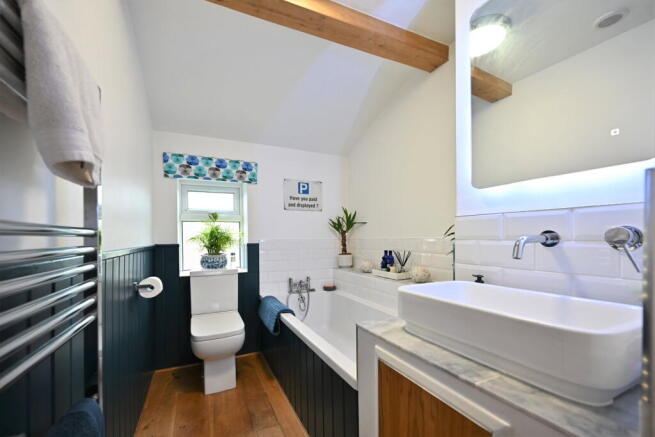 2 bed Terraced to rent Image 11