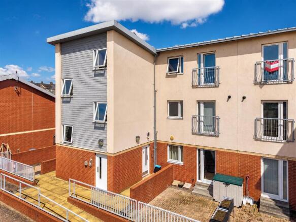 2 Lilybank Mews Dundee-1.jpg