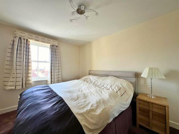 2 bed Apartment for sale Image 12