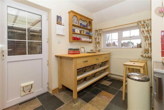 KITCHEN & BREAKFAST ROOM