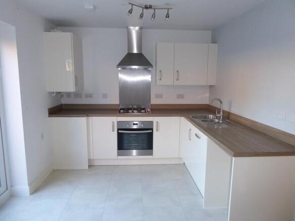 46 Gardenfield Kitchen