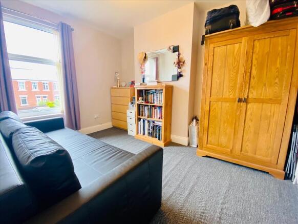 BEDROOM 2