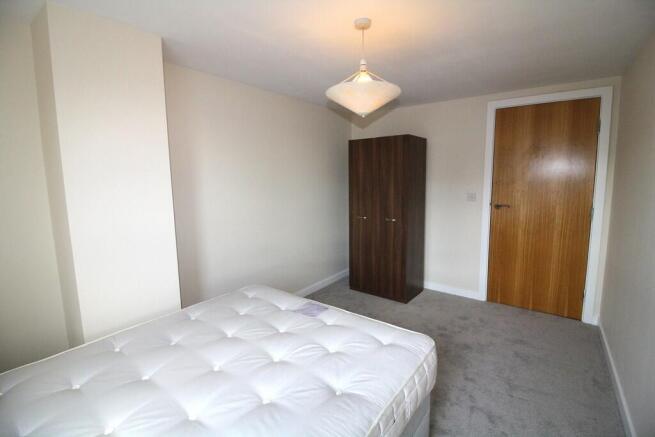 2 bed Apartment to rent Image 5