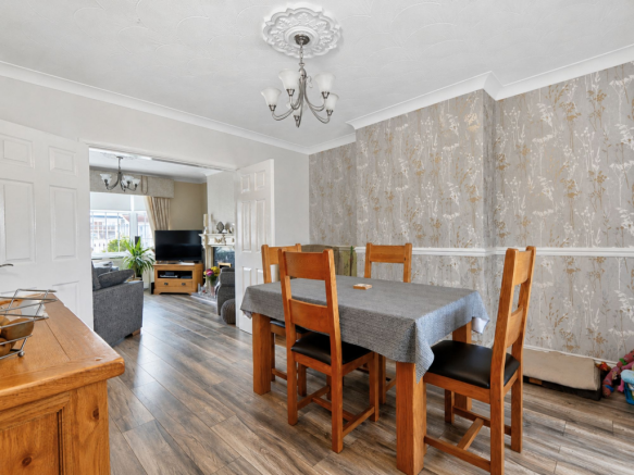 3 bed Semi-Detached for sale Image 8