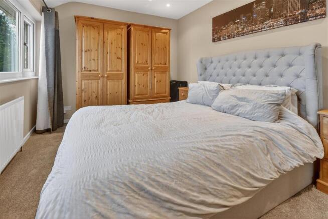 3 bed Semi-Detached for sale Image 10