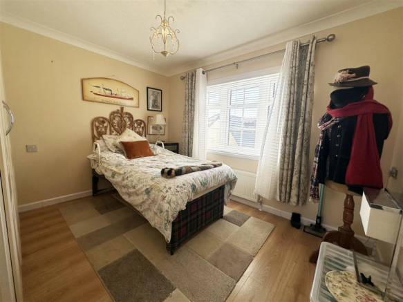 2 bed Detached for sale Image 8