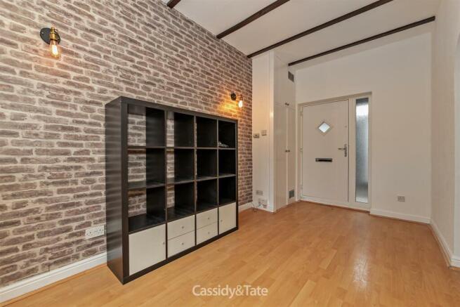 101ColneyHeathLane-3.jpg