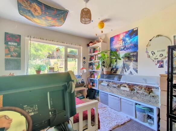 3 bed Semi-Detached for sale Image 11