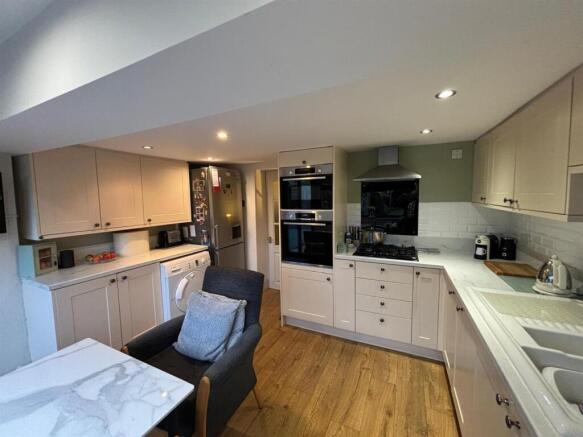 2 bed House for sale Image 6