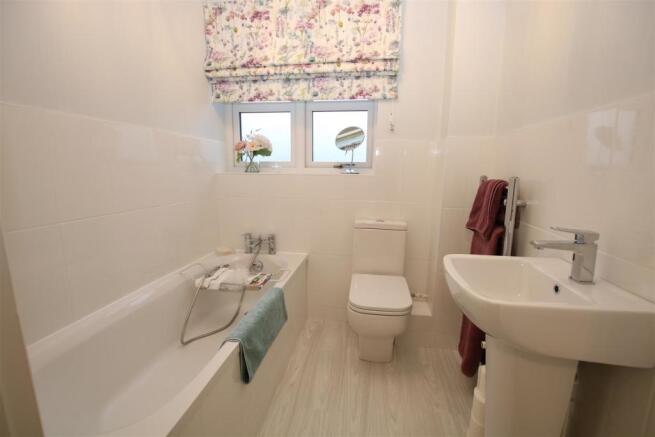 FAMILY BATHROOM