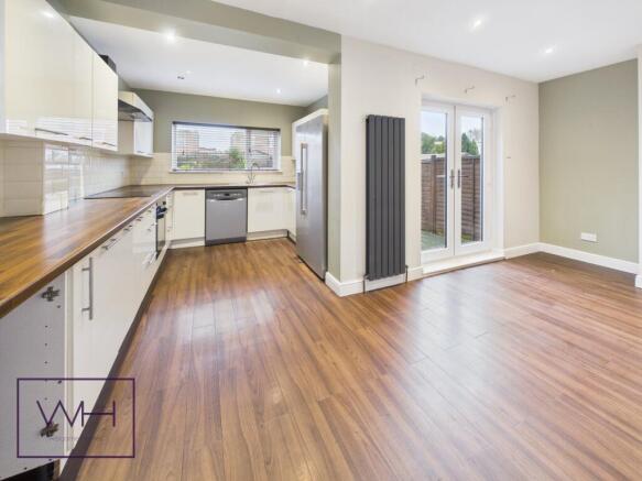 CAM04980G0-PR0114-ST