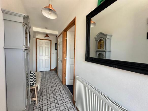 Lovely Welcoming Entrance Hallway