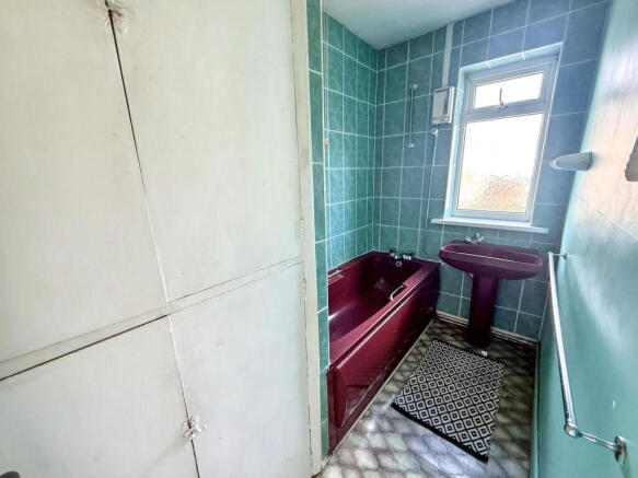 3 bed Semi-Detached for sale Image 8