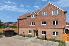 Flat 6, 17 Drapers Place, Owen Road, Farncombe, Godalming GU7 3FL