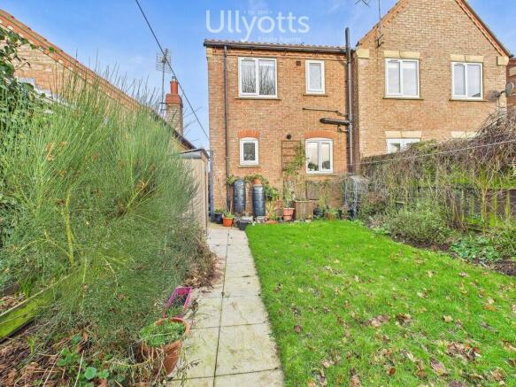 2 bed Semi-Detached for sale Image 9