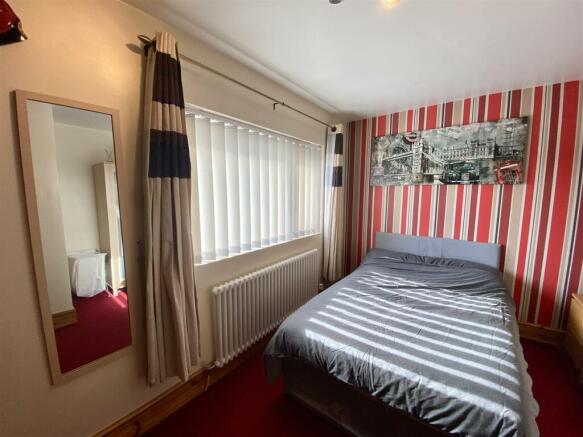 BEDROOM 2