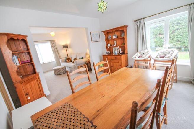 Dining/Lounge