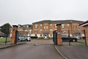 10, 19 Woodville Court, Stafford Close, London N14 4BF